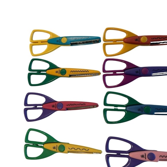 Provo Craft 6.25” Scissors and Decorative Edge Paper Shapers - Lot of 8 - Picture 1 of 10